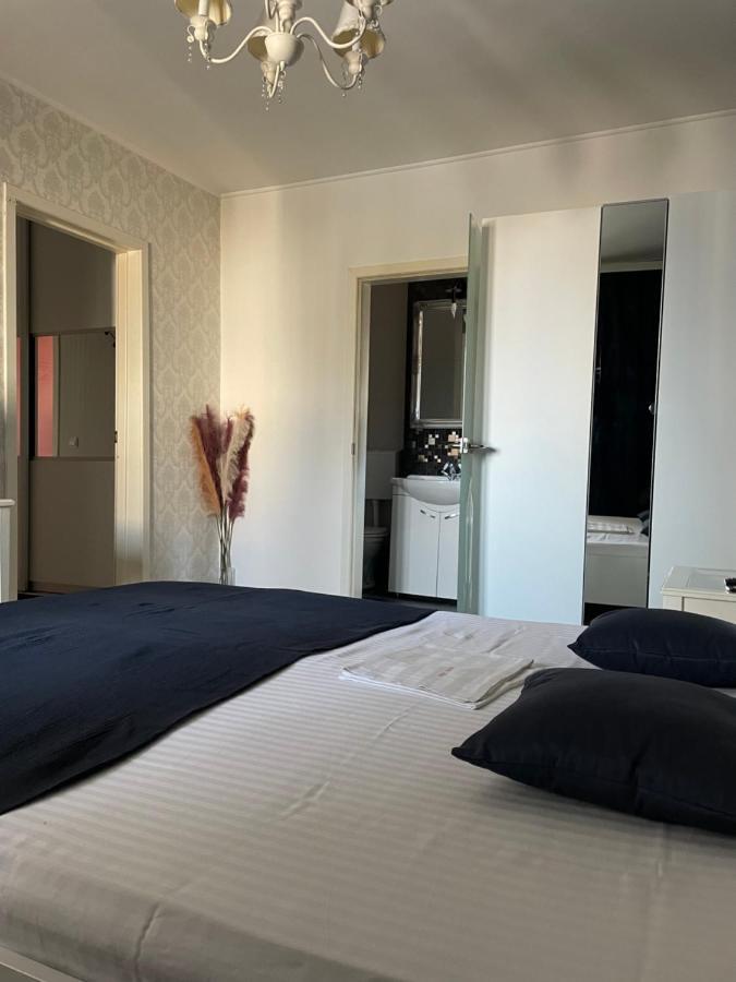 GalaţiApartament Cu 3 Dormitoare Jolie.Mアパートメント エクステリア 写真