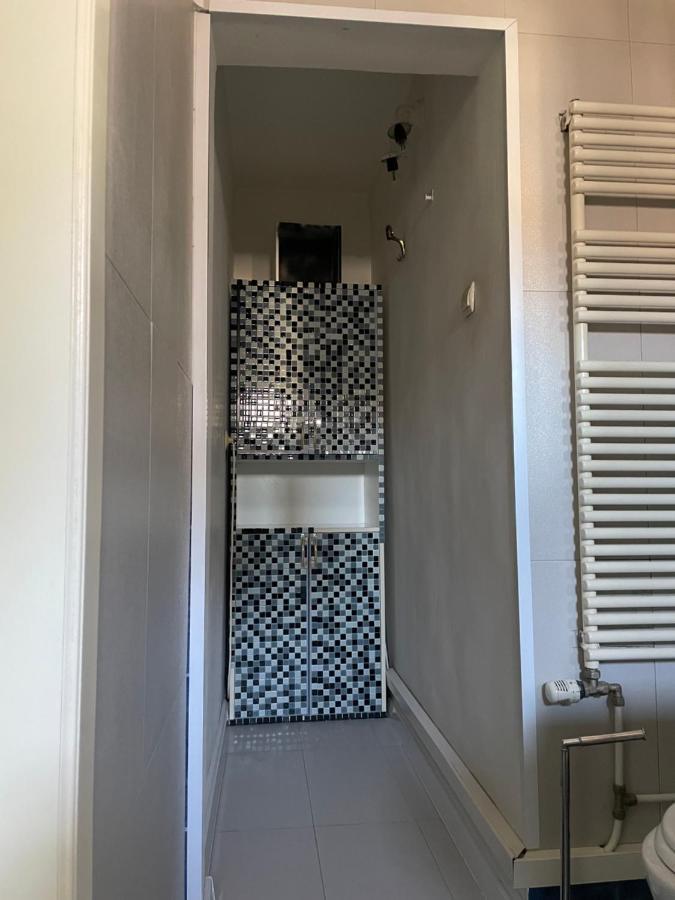 GalaţiApartament Cu 3 Dormitoare Jolie.Mアパートメント エクステリア 写真