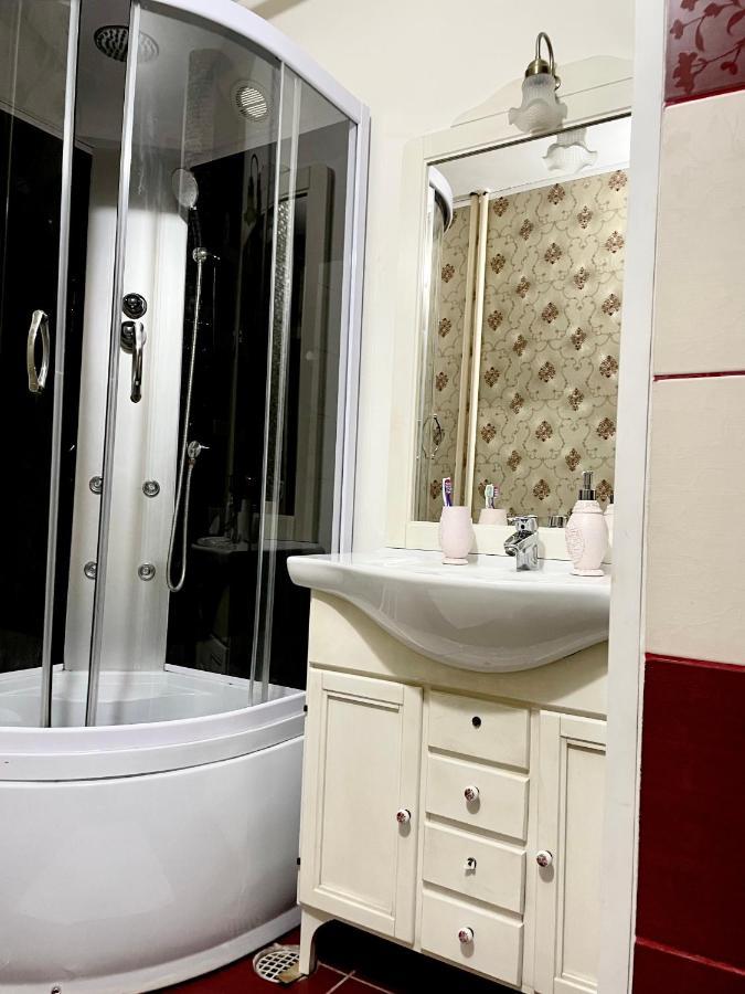 GalaţiApartament Cu 3 Dormitoare Jolie.Mアパートメント エクステリア 写真