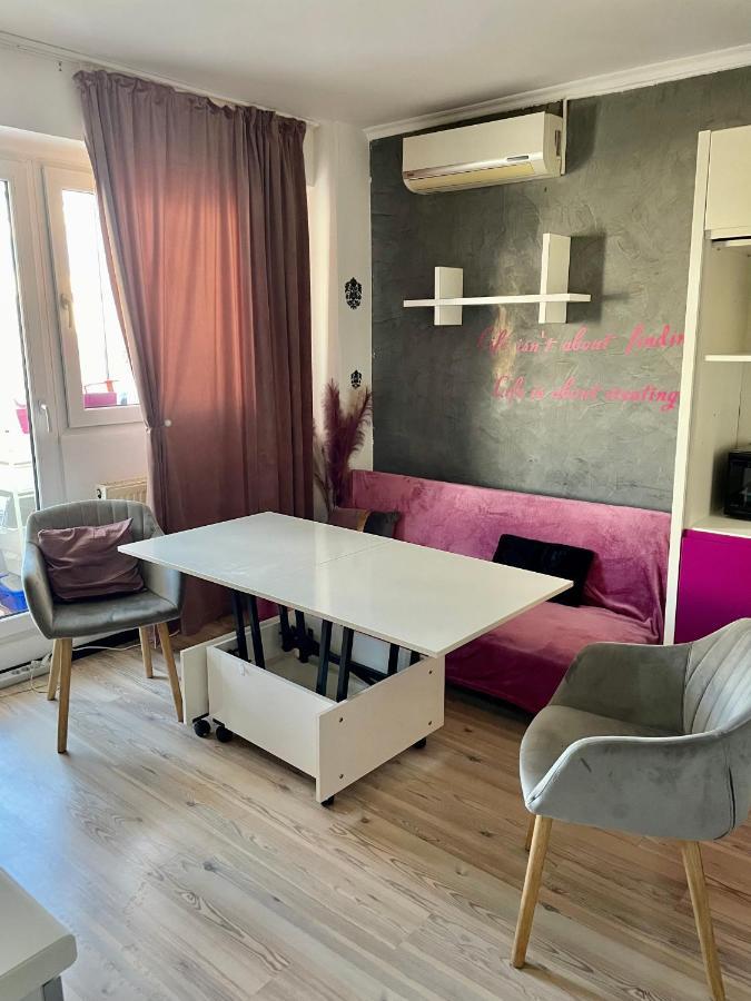 GalaţiApartament Cu 3 Dormitoare Jolie.Mアパートメント エクステリア 写真