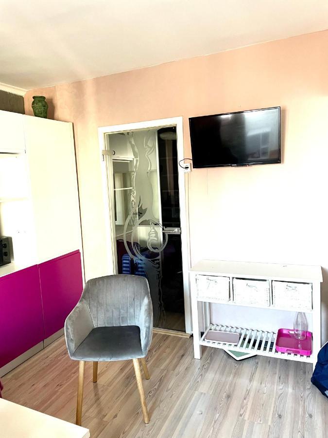 GalaţiApartament Cu 3 Dormitoare Jolie.Mアパートメント エクステリア 写真