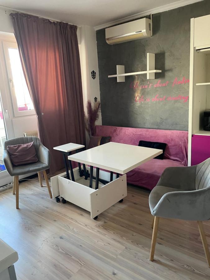 GalaţiApartament Cu 3 Dormitoare Jolie.Mアパートメント エクステリア 写真
